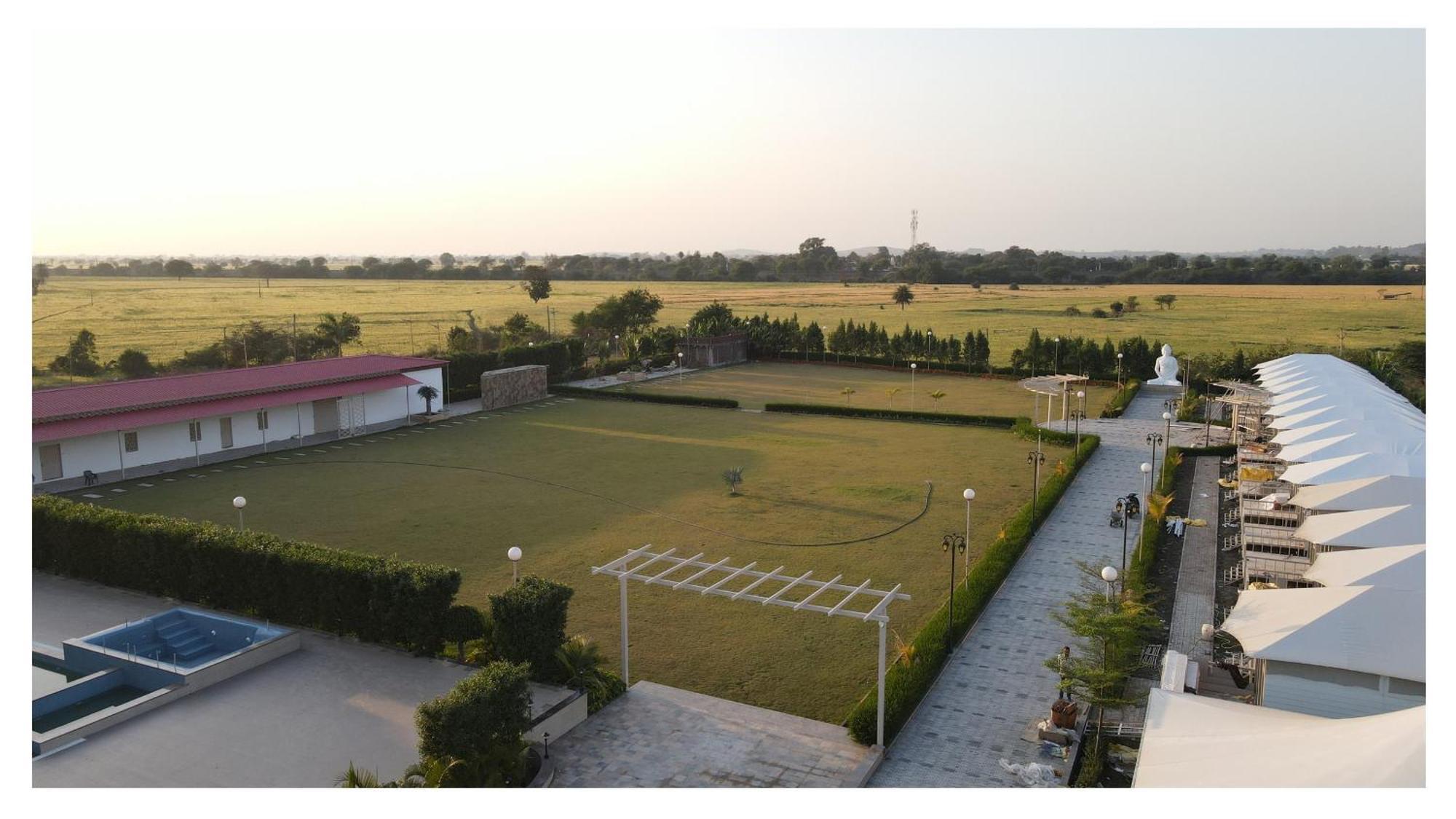 The Riverside Inn Vidisha Екстериор снимка